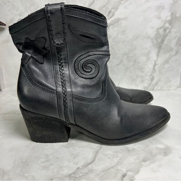 Carlos by Carlos Santana Shoes - Carlos by Carlos Santana Austin Women's Western Cut Out Ankle Boot